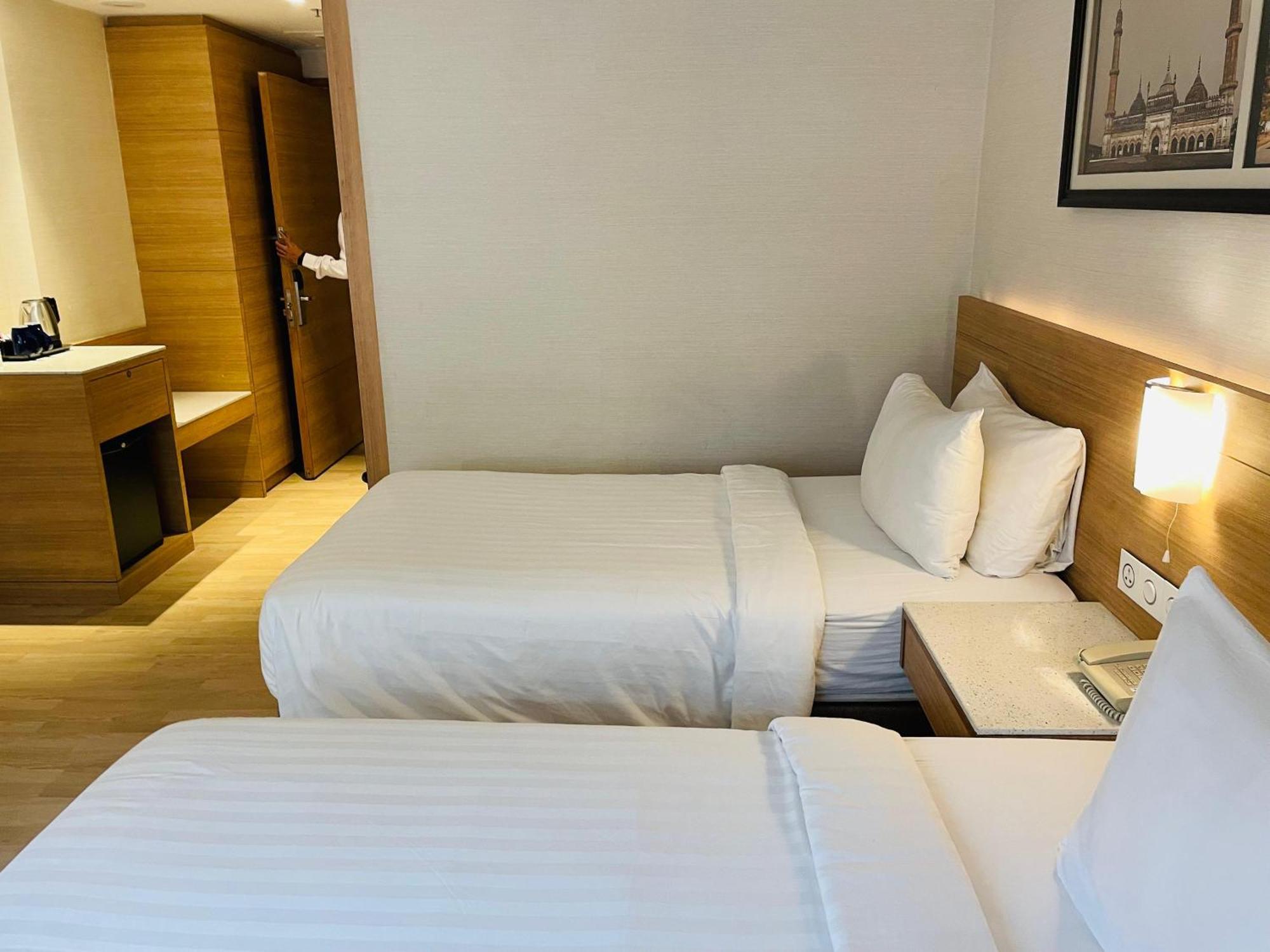 Hotel Maple Tree - Near Ekana Cricket Stadium - Λάκναου Εξωτερικό φωτογραφία