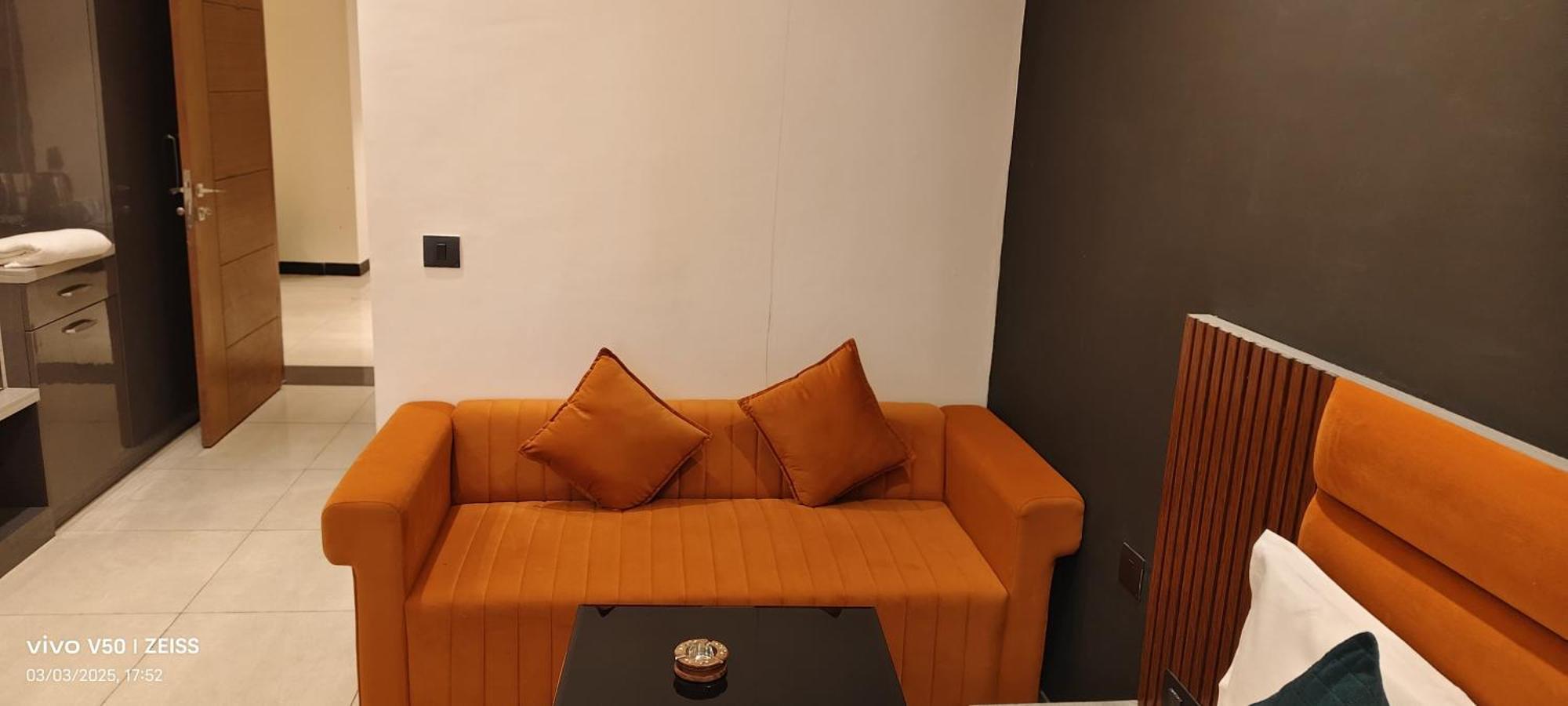 Hotel Maple Tree - Near Ekana Cricket Stadium - Λάκναου Εξωτερικό φωτογραφία