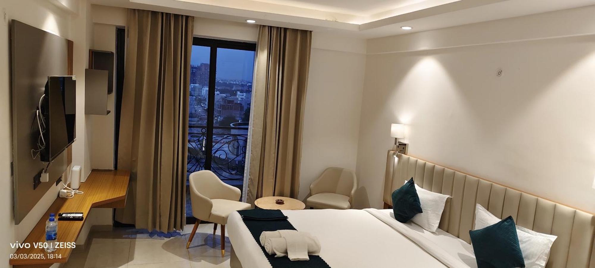 Hotel Maple Tree - Near Ekana Cricket Stadium - Λάκναου Εξωτερικό φωτογραφία