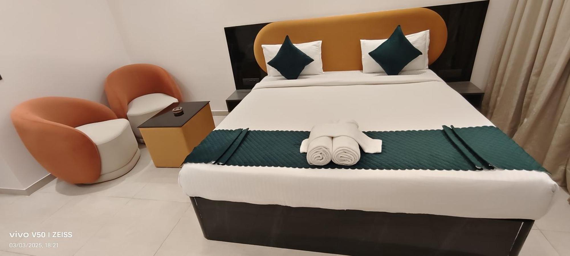 Hotel Maple Tree - Near Ekana Cricket Stadium - Λάκναου Εξωτερικό φωτογραφία
