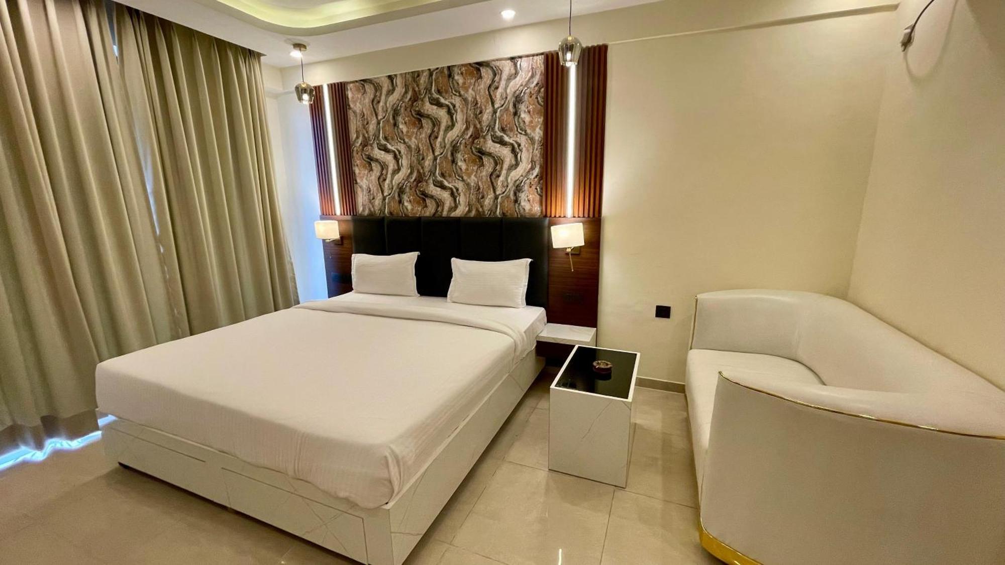 Hotel Maple Tree - Near Ekana Cricket Stadium - Λάκναου Εξωτερικό φωτογραφία
