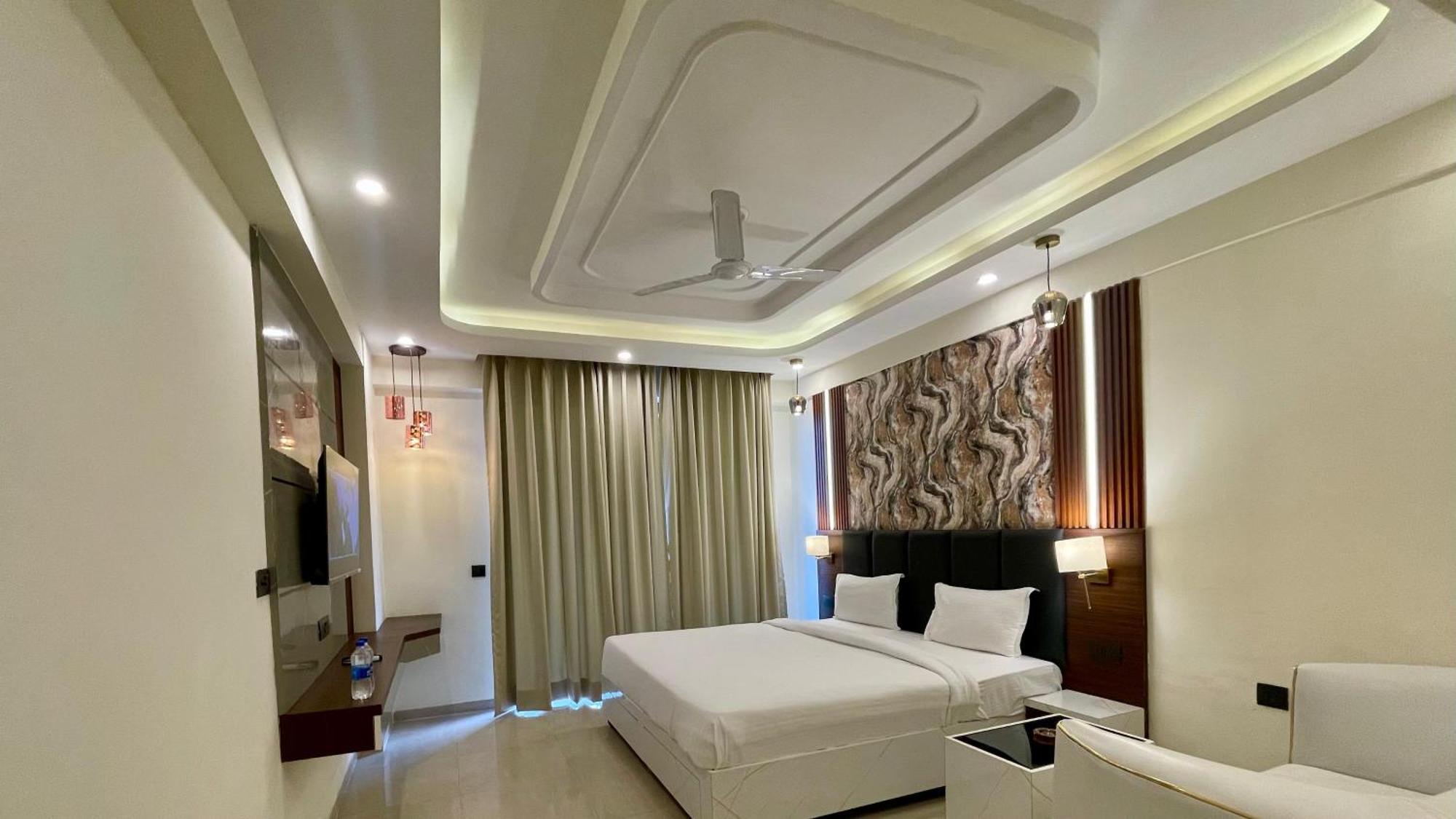 Hotel Maple Tree - Near Ekana Cricket Stadium - Λάκναου Εξωτερικό φωτογραφία